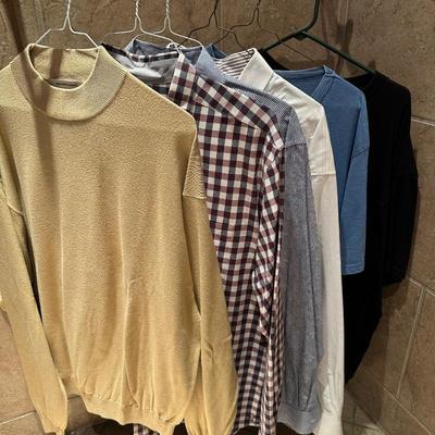 Five men’s XXL shirts. Button downs.