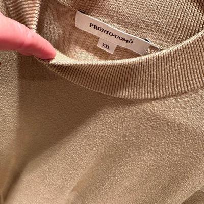 Five men’s XXL shirts. Button downs.