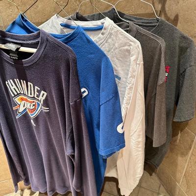 A lot of five men’s T-shirts XL OKC Thunder