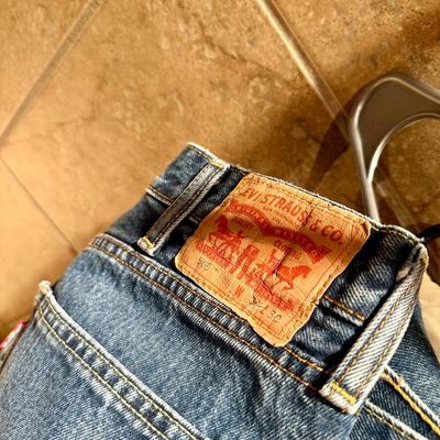 Men’s miscellaneous jeans and pants. Size 38.