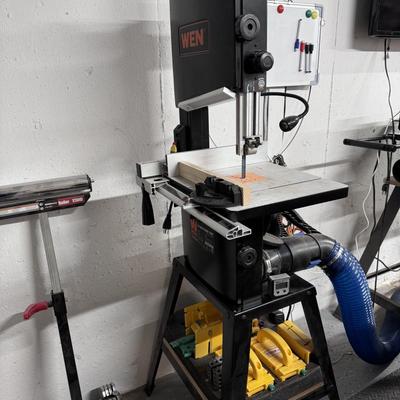 Starting Price Reduced! WEN 10" Band Saw- with all shown accessories