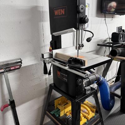Starting Price Reduced! WEN 10" Band Saw- with all shown accessories