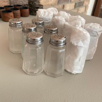 Nice Variety of Table Linens: Napkins, Placemats, & Napkin Holders (DR-SS)