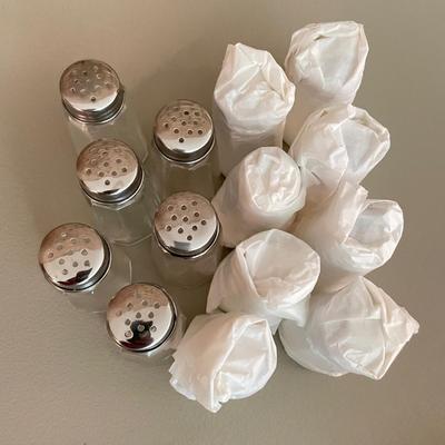 Nice Variety of Table Linens: Napkins, Placemats, & Napkin Holders (DR-SS)