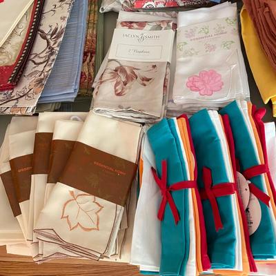 Nice Variety of Table Linens: Napkins, Placemats, & Napkin Holders (DR-SS)