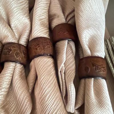 Nice Variety of Table Linens: Napkins, Placemats, & Napkin Holders (DR-SS)