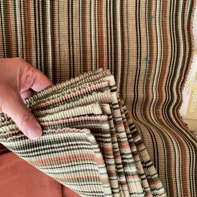 Nice Variety of Table Linens: Napkins, Placemats, & Napkin Holders (DR-SS)
