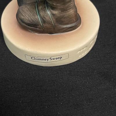 Little Employees: 11 Hummel Figures (DR-SS)