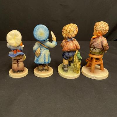 Little Employees: 11 Hummel Figures (DR-SS)