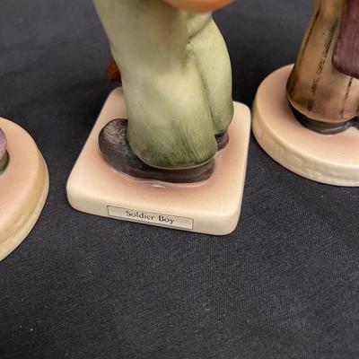 Little Employees: 11 Hummel Figures (DR-SS)
