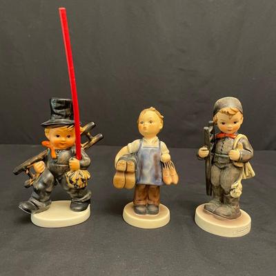 Little Employees: 11 Hummel Figures (DR-SS)