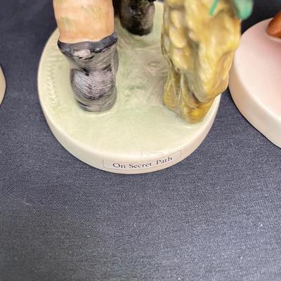 Little Employees: 11 Hummel Figures (DR-SS)