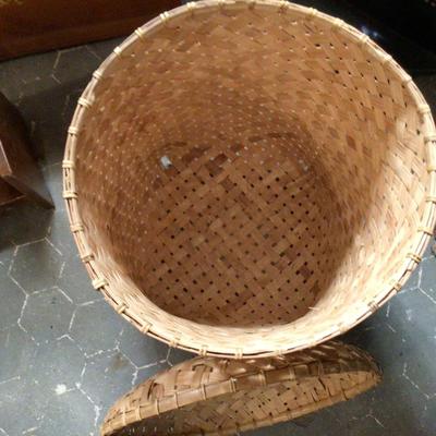 Large Laundry Basket With Lid.