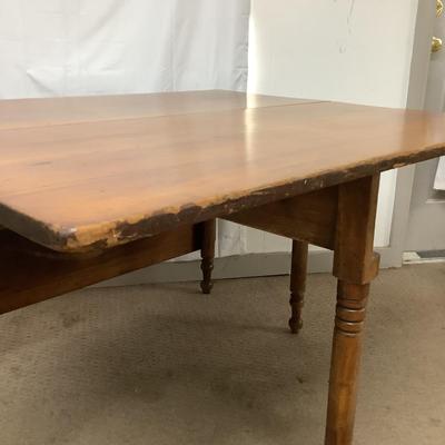 1138 Antique Cherry Dropleaf Table