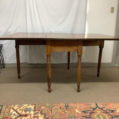 1138 Antique Cherry Dropleaf Table