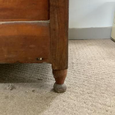 1141 Antique Primitive Style Flip-top Chest