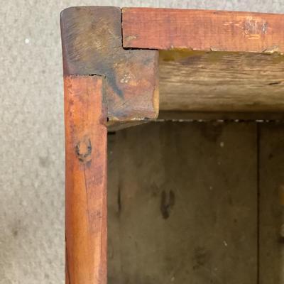 1141 Antique Primitive Style Flip-top Chest