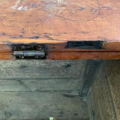 1141 Antique Primitive Style Flip-top Chest
