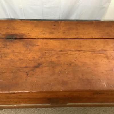 1141 Antique Primitive Style Flip-top Chest