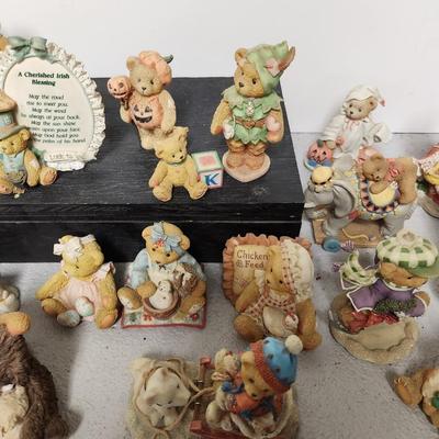 Cherished teddies lot