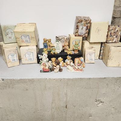 Cherished teddies lot