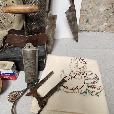 Antique kitchen lot