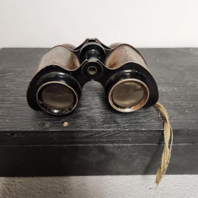 1920's binoculars and glove lot
