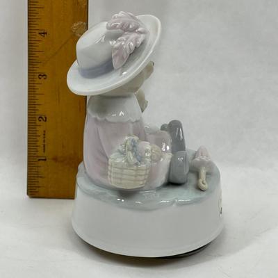 Otagiri Ceramic Teddy Bear's Picnic Music Box
