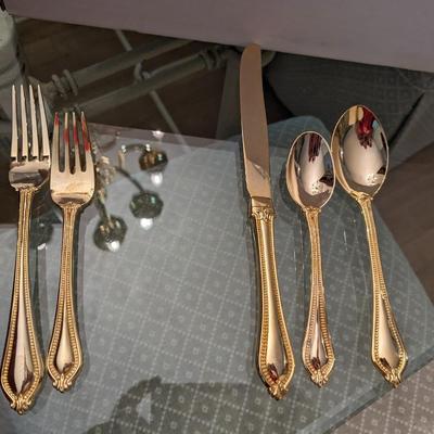 Flatware Set w/Chest Farberware Vintage Gold Electroplated
