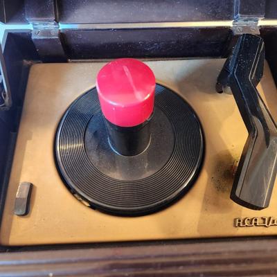 Lot #62 Project Piece - Vintage Bakelite RCA Victor 45 Record Player
