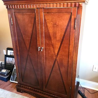 Lot #69 Computer/Desk/Home Office cabinet