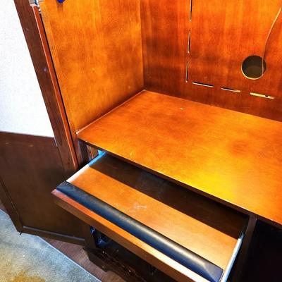 Lot #69 Computer/Desk/Home Office cabinet