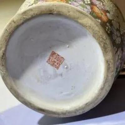 Vintage Hand Decorated Macau China Porcelain Ware 11-3/4" Tall Vase in VG Preowned Condition.