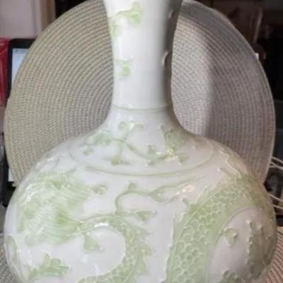 Vintage Chinese Qianlong Blue Under Glazed Mark Celadon Green & White 12" Dragon Lotus Vase in VG Preowned Condition.