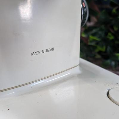 Vintage Working Sears Kenmore 16250 Zig Zag Sewing Machine with Green Plastic Supply Box