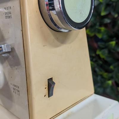 Vintage Working Sears Kenmore 16250 Zig Zag Sewing Machine with Green Plastic Supply Box