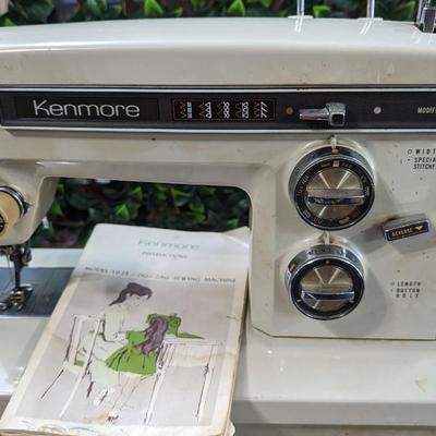 Vintage Working Sears Kenmore 16250 Zig Zag Sewing Machine with Green Plastic Supply Box