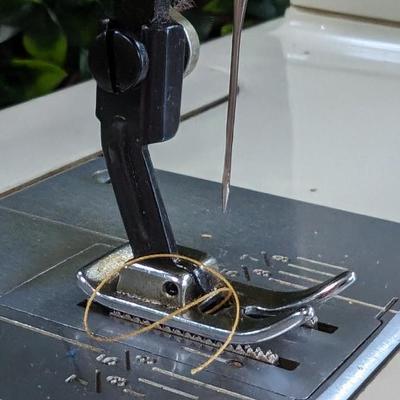 Vintage Working Sears Kenmore 16250 Zig Zag Sewing Machine with Green Plastic Supply Box