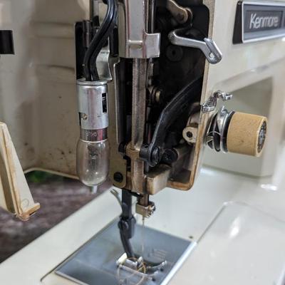 Vintage Working Sears Kenmore 16250 Zig Zag Sewing Machine with Green Plastic Supply Box