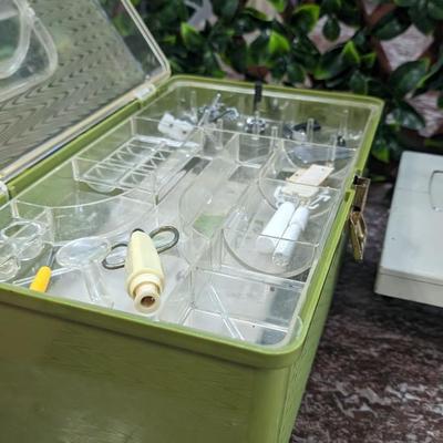 Vintage Working Sears Kenmore 16250 Zig Zag Sewing Machine with Green Plastic Supply Box