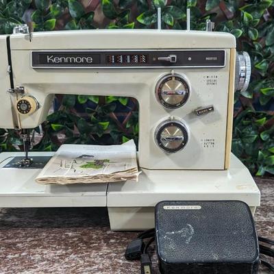 Vintage Working Sears Kenmore 16250 Zig Zag Sewing Machine with Green Plastic Supply Box