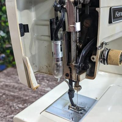 Vintage Working Sears Kenmore 16250 Zig Zag Sewing Machine with Green Plastic Supply Box