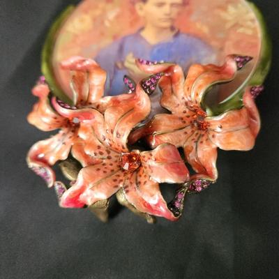 Jay Strongwater Round Table Picture Frame