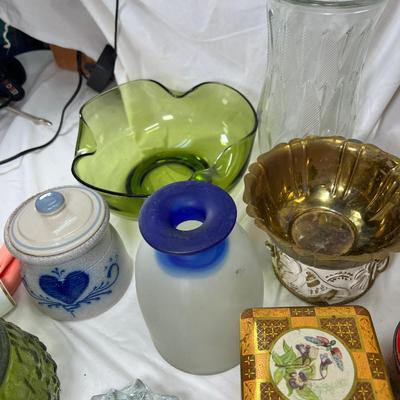 large collectibles lot, Vases, Shell Bunny