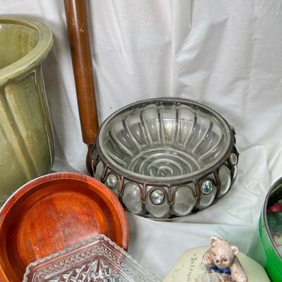 large collectibles lot, Vases, Shell Bunny