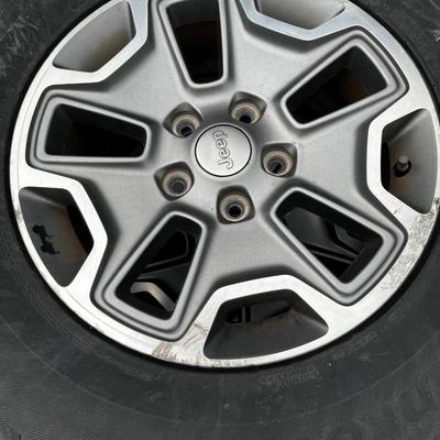 Set of 5 Jeep BF Goodrich Mud Terrain T/A Tires