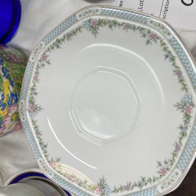 West Bend bean pot, collectible coffee cups