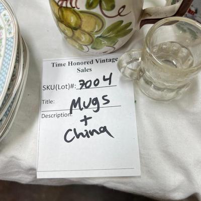 West Bend bean pot, collectible coffee cups