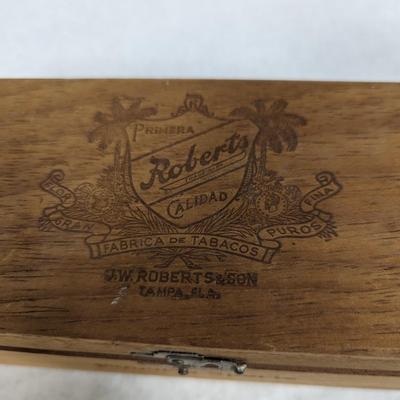 NAPA Valley Box & Roberts and Sons Tampa Specials Primera Calidad Cigar Box Tampa FL