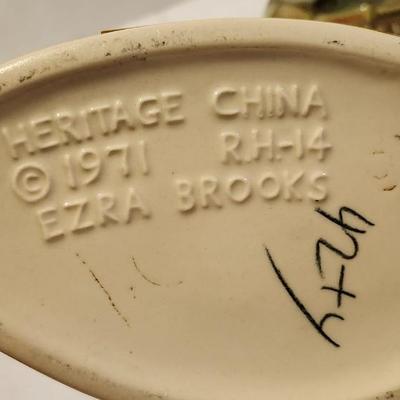 1971 Ezra Brooks Kansas WSU Wheat Shocker Whiskey Decanter